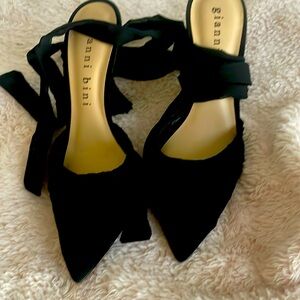 Gianni bini Black strappy heels 8